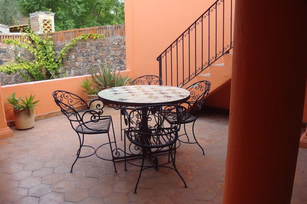 Casa De Las Conservas Comfort Альенде Экстерьер фото